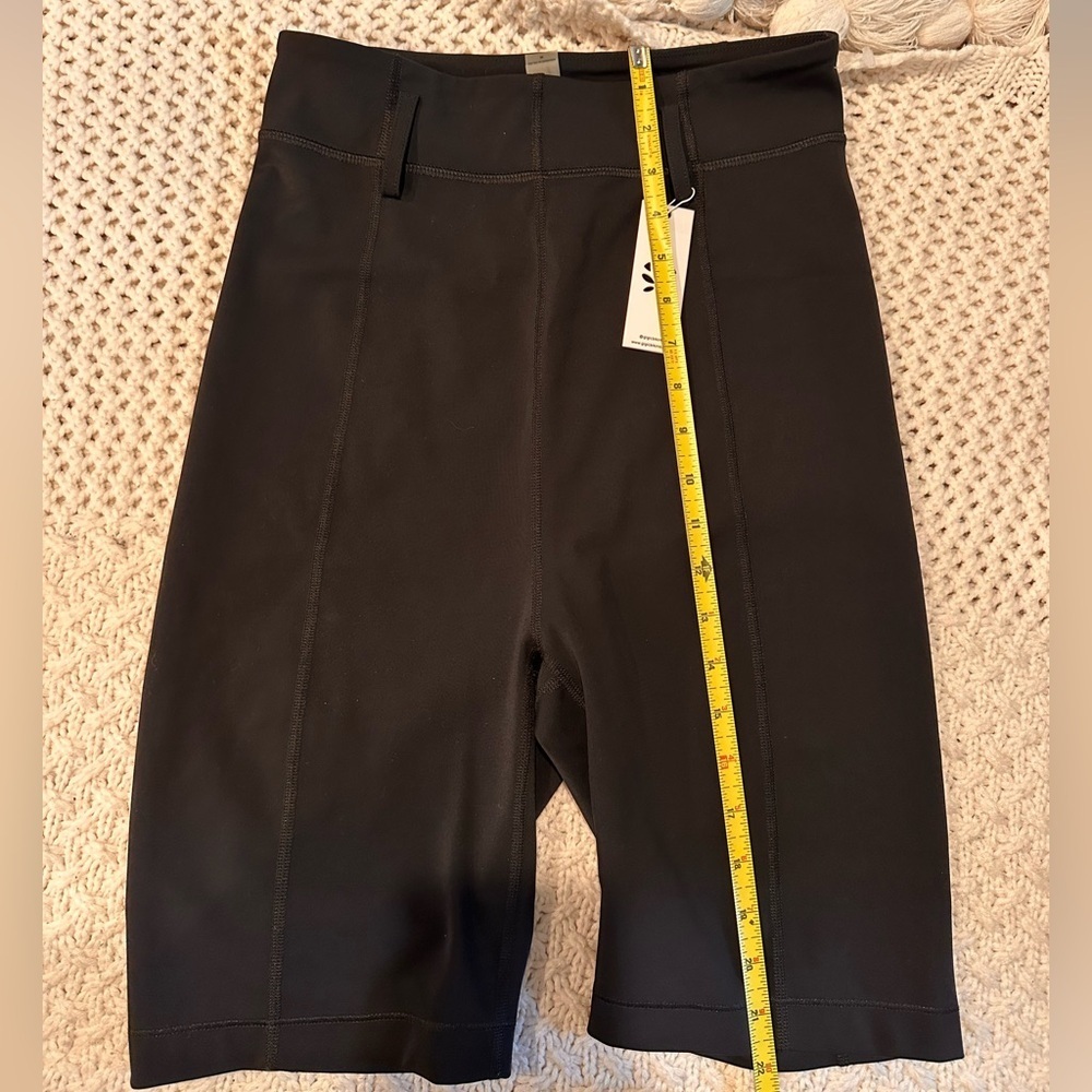 NEW GIGI C SPORT WOMENS SHORT Black Shorts - Picture 5 of 7